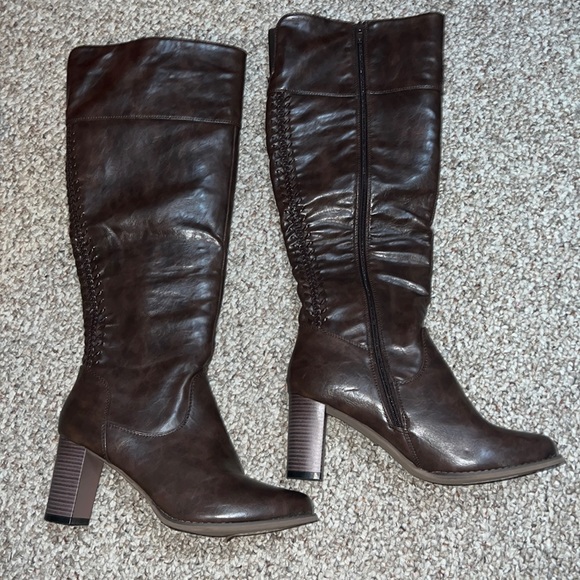 Brown size 9 boots NEW WITHOUT TAGS - Picture 1 of 7